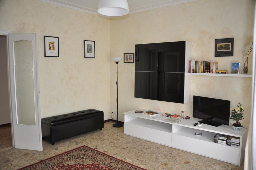 פארמה Apartment Montebello מראה חיצוני תמונה
